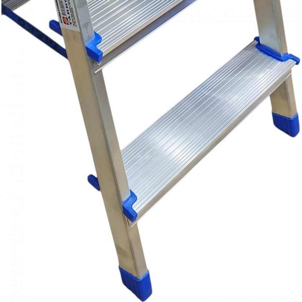 Стремянка двухсторонняя алюминиевая 3 ступени TARKO 04203e