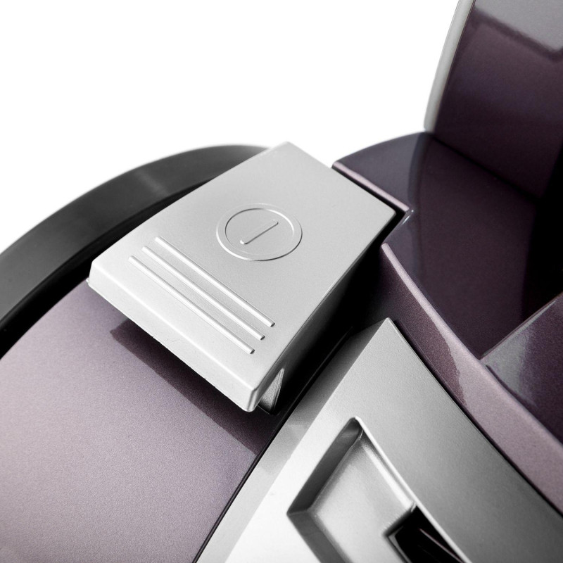 Пылесос циклонного типа BRAYER 4205BR, 2200Вт, 4л, всас420 Вт,Hepa,телес.5м