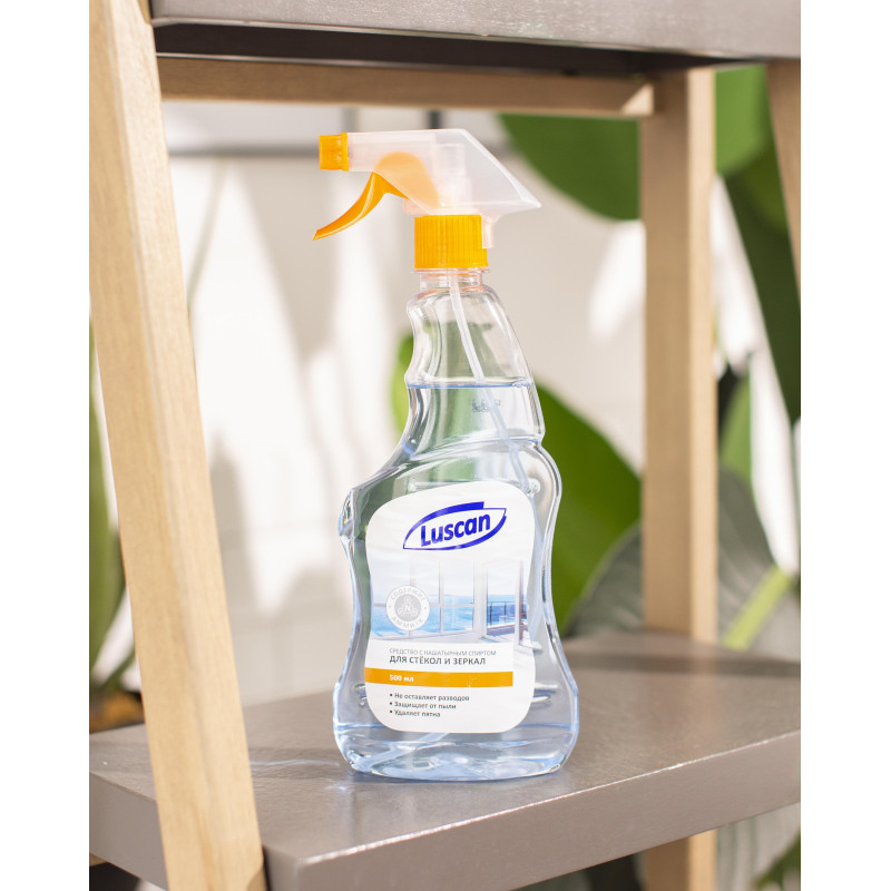 Средство для стекол и зеркал с нашатырным спиртом Luscan 500 мл