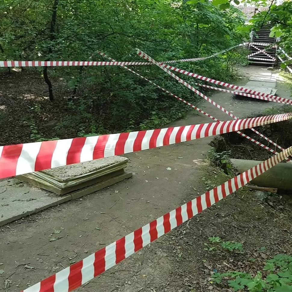 Лента оградительная красно-белая 50мм х115м упаковка 6 роликов