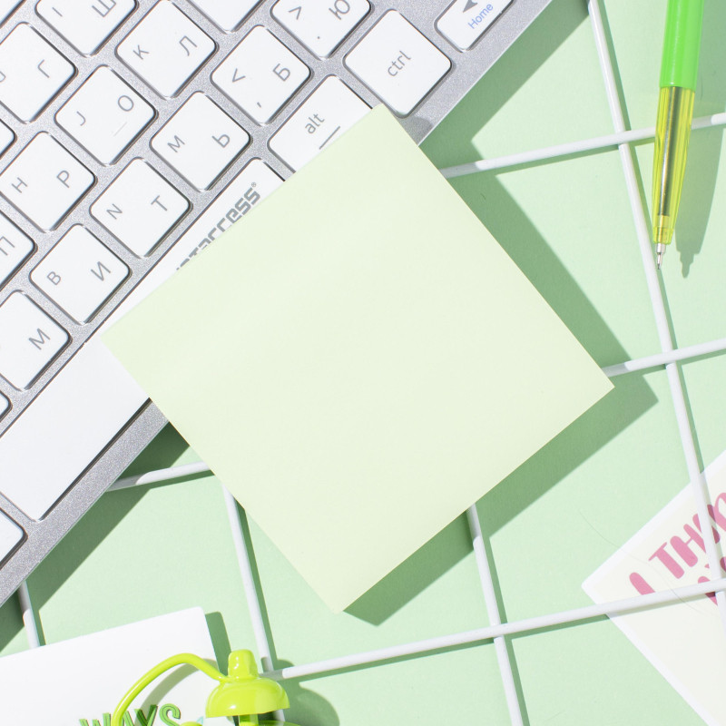 Бумага для заметок с клеевым краем Economy 76x76 мм 100 л паст. зеленый